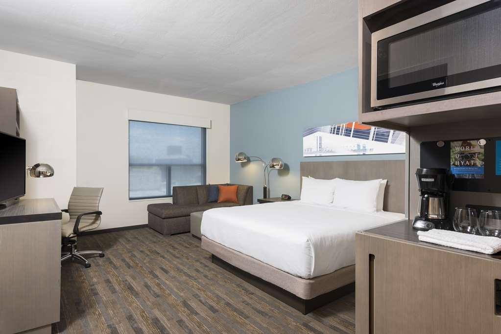 Hyatt House Austin/Downtown Hotel Room photo